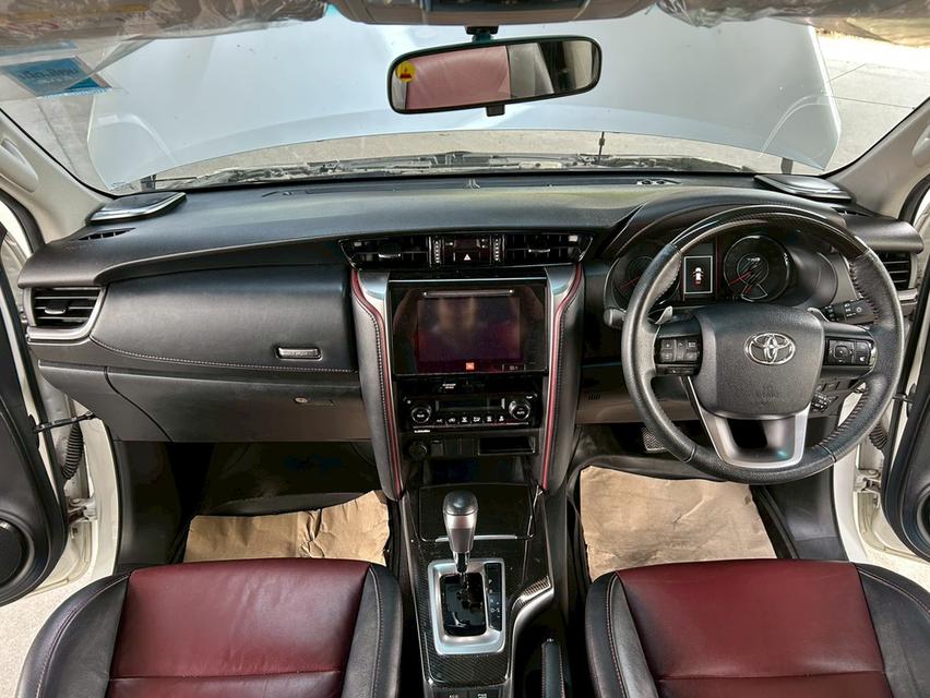 2018 Toyota Fortuner 2.8 TRD Sportivo 2WD AT รถสวย มือเดียว ป้ายแดง รูปที่ 10