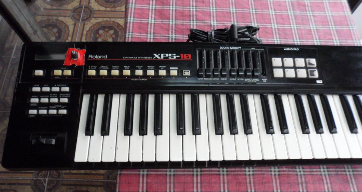 Roland XPS-10 คีย์บอร์ด 1