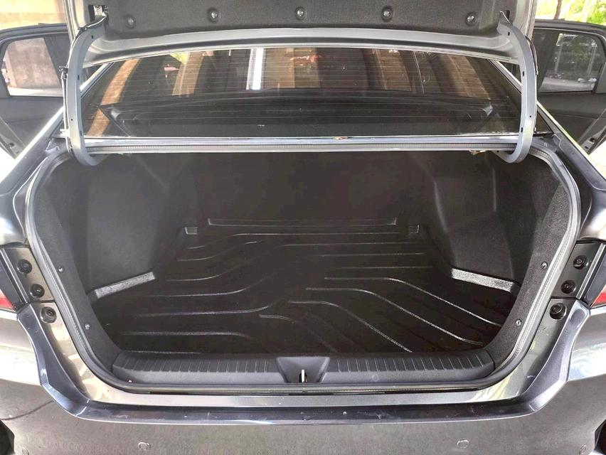 ขายรถ Toyota Yaris Ativ 1.2 Premium Luxury ปี 2024 สีเทา เกียร์ออโต้ 19