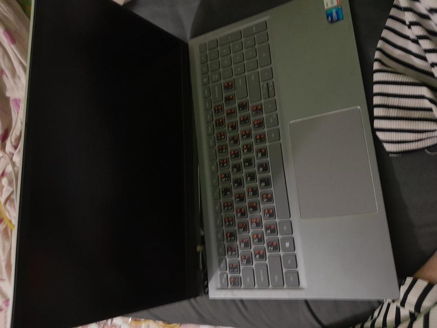 โน๊ตบุ๊ครุ่น Dell i17 รูปที่ 3