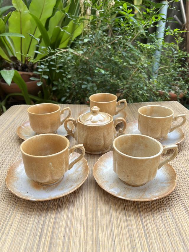 ชุดถ้วยชากาแฟเซรามิก +จานรอง10 ใบ พร้อมโถใส่น้ําตาล 1 ใบ งานญี่ปุ่น