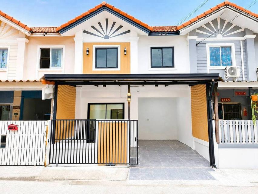 หมู่บ้านพฤกษา 33  ซอยวัดลาดปลาดุกทาวน์เฮาส์  2 ชั้น ตกแต่งใหม่พร้อมอยู่ มีรถประจำทางเข้าในหมู่บ้าน 1