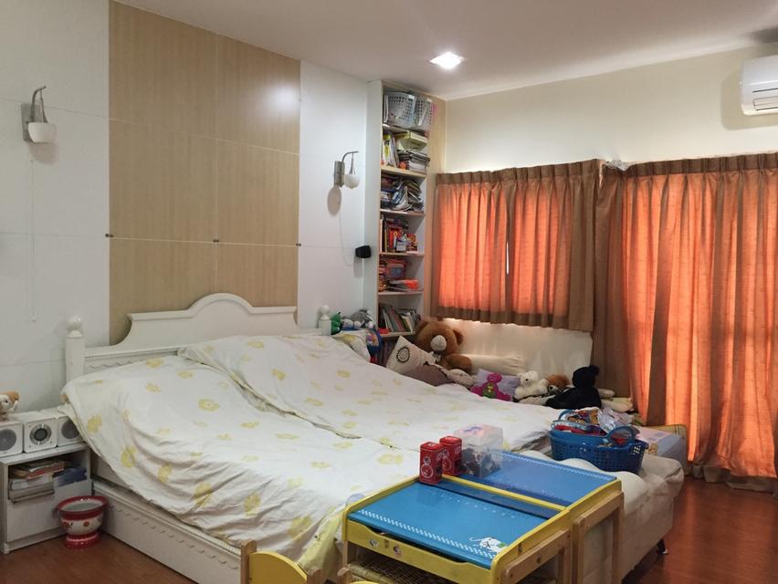 บ้านเดี่ยว 2 ชั้น ซ.นาคนิวาส2 เนื้อที่ 87.4 ตารางวา 7 ห้องนอน 6 ห้องน้ำ 4 ที่จอดรถ หันหน้าทิศตะวันออก 11