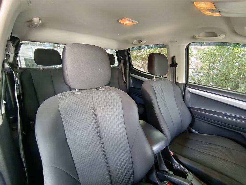 ขาย รถกระบะ 4ประตู เกียร์ Auto Isuzu ปี 2014 Hilander 2.5 Z Prestige Auto 15