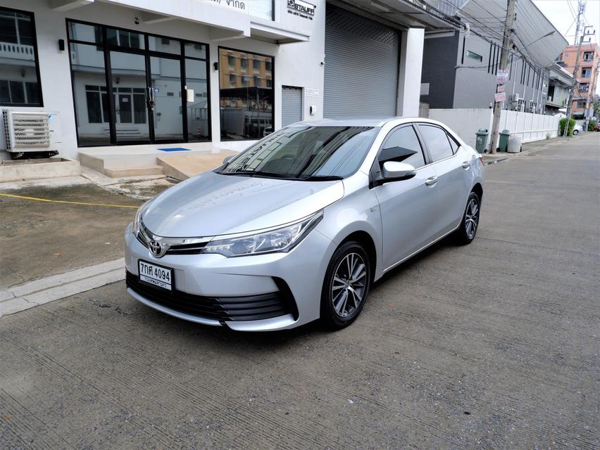 Toyota Altis 1.6G ปี 2018 เกียร์ AT สีเงิน 2