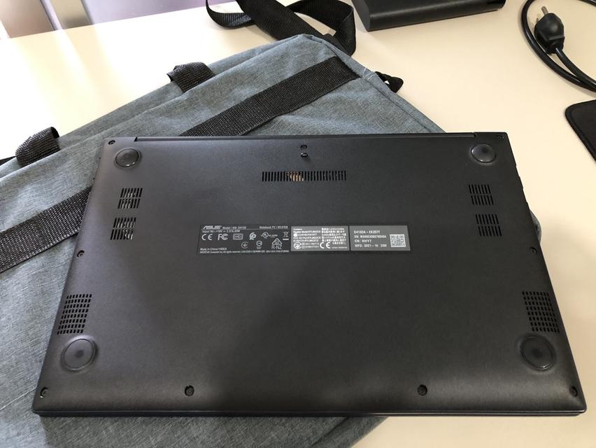 Notebook Asus ViVoBook 14 Ryzen 3  การ์ดจอ AMD Radeon ฮาร์ดดิสก์ SSD 512GB แรม4GB  สภาพสวยไร้รอย 6