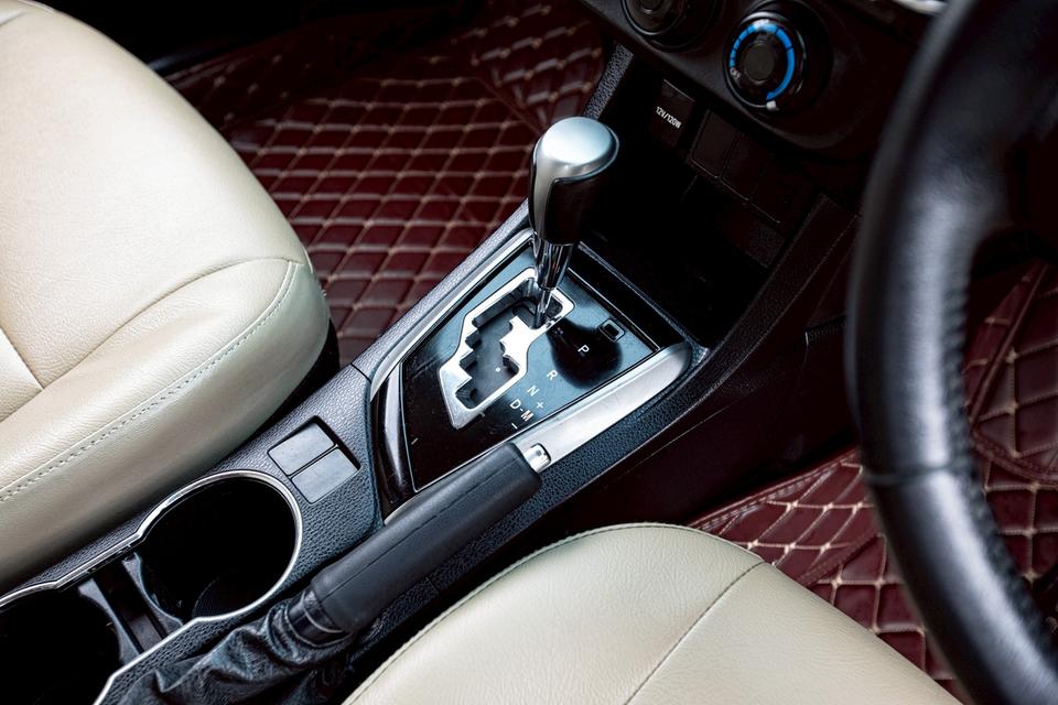 Toyota Altis 1.6G ปี 2014 สีขาว 19