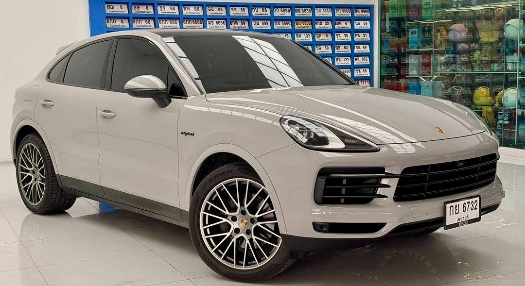 Porsche Cayenne Coupe E-Hybrid Platinum Edition