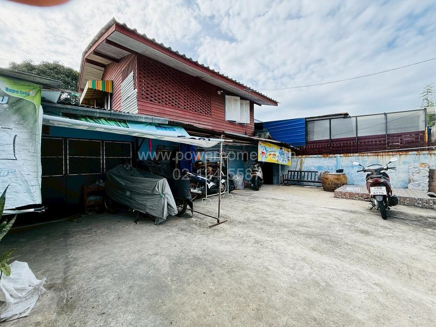 บ้านเดี่ยว บ้านสร้างเอง ซอยกรุงเทพนนท์ 12 แยก 20/1 ถนนกรุงเทพ – นนทบุรี ต.บางเขน อ.เมืองนนทบุรี จ.นนทบุรี