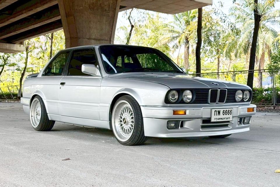 1990 BMW 318i 1.8 E30 MT 2 ประตู  เกียร์ธรรมดา พร้อมใช้งาน รูปที่ 3