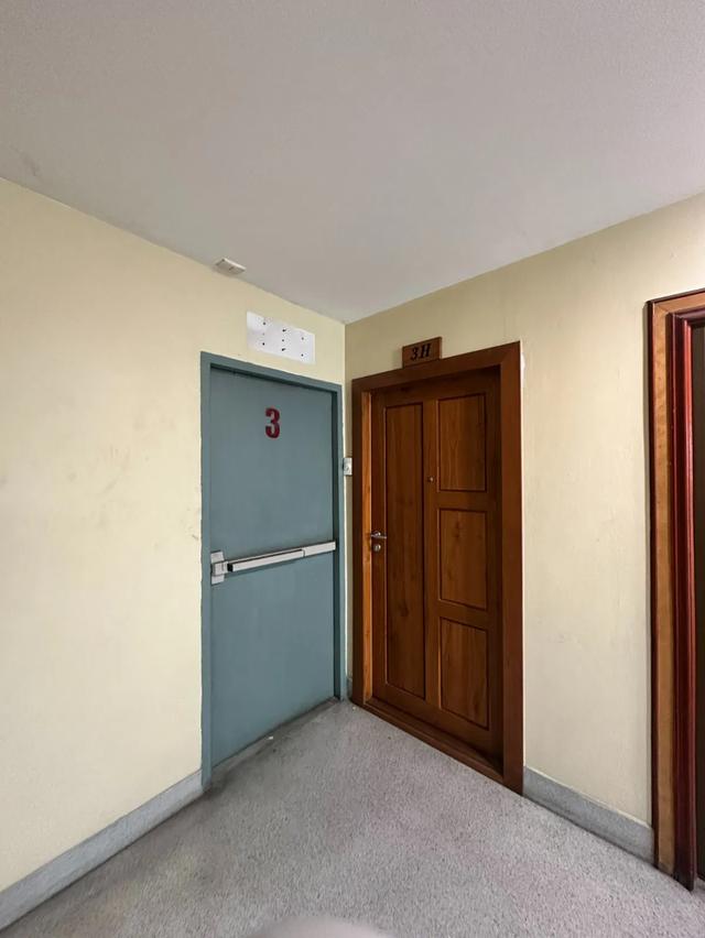 คอนโด เดอะ ลิฟวิ่ง ทาวเวอร์ สุขุมวิท 64/1 พระโขนง กรุงเทพมหานคร 1