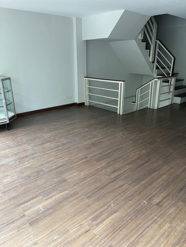 บ้านขายหรือให้เช่าทำเลลดีติดถนน 4