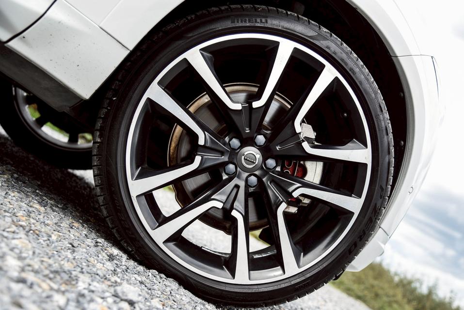 รหัสรถ CBL8457 Volvo XC60 Recharge T8 R-Design AT 2018 9