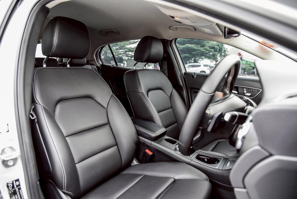 รหัสรถ CBL3555 Mercedes-Benz GLA200 1.6 Urban AT 2019 10