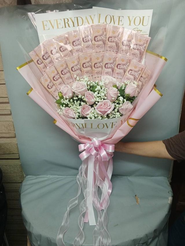 ช่อแบงค์พร้อมดอกไม้สด จัดส่งให้ฟรีตลอด24ชม. ส่งห้วยขวาง ประชาสงเคราะห์ ดินแดง ถนนสุทธิสารวินิจฉัย อินทรามระ ประดิพัทธ์ สะพานควาย สนามเป้า พระราม6 รูปย่อยที่ 3