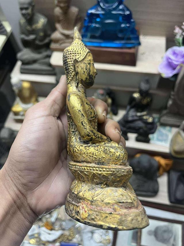 พระบูชารัตนะ 4.5นิ้ว ยุคต้นสวยเก่าได้อายุมีตำหนิซ่อมดินใต้ฐาน