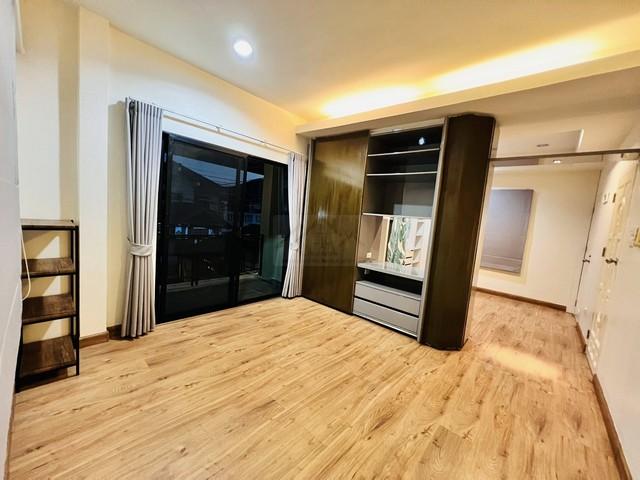 ให้เช่าบ้านเดี่ยว 2 ชั้นสไตล์รีสอร์ต ริมน้ำ 70 ตรว. 3 ห้องนอน (มีห้องนอนล่าง) หมู่บ้านมณียา เลียบทางด่วนรามอินทรา 7