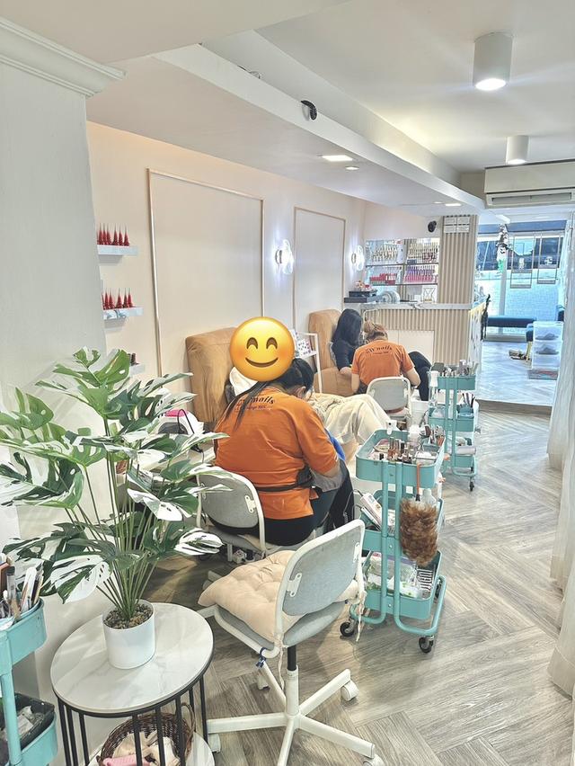 เซ้งร้านทำเล็บทองหล่อ 600,000 บาท แถมฟรี ทุกรายการของใช้ภายในร้าน พร้อมช่างประจำ 3คน  9