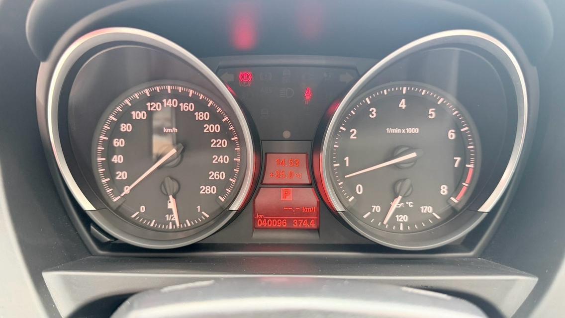 2010 BMW Z4 2.5 sDrive23i สีขาว Milage 40,XXX KM สวยที่สุดเท่าที่เคยเห็น เดิมทุกจุด รถศูนย์ Millennium auto เข้าศูนย์ เซอร์วิสศูนย์ทุกระยะ รูปที่ 15