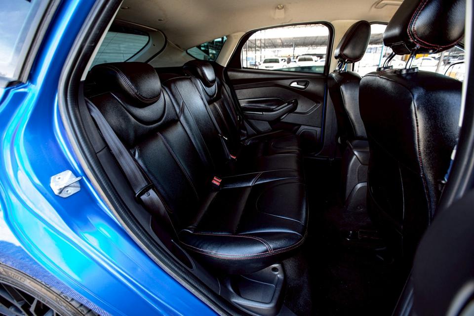 Ford focus 1.6 Sport ปี 2014  สีน้ำเงิน 5 ประตู 14