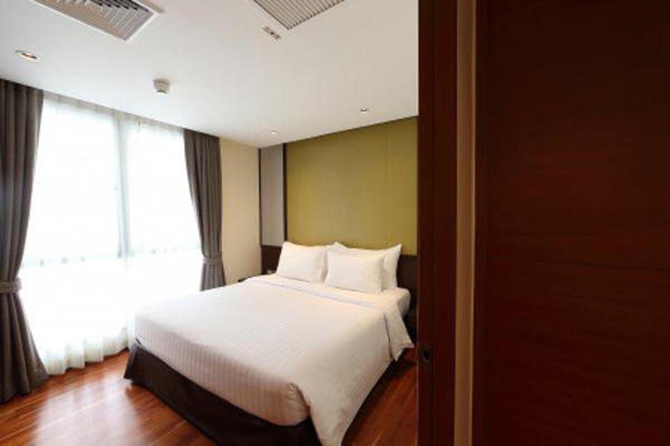 รูป 4 star hotel at Ratchada for rent, monthly rental for two bed room 96 sqm full service, rare price 4
