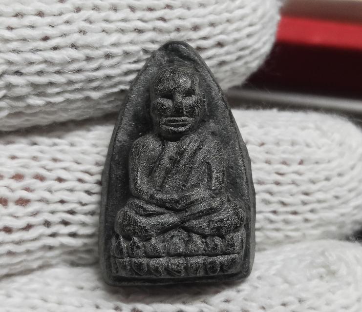 เนื้อว่านหลวงปู่ทวด หลังแบบ รุ่น เลื่อนสมณศักดิ์ ปี45 อ.ทอง วัดสำเภาเชย จ.ปัตตานี