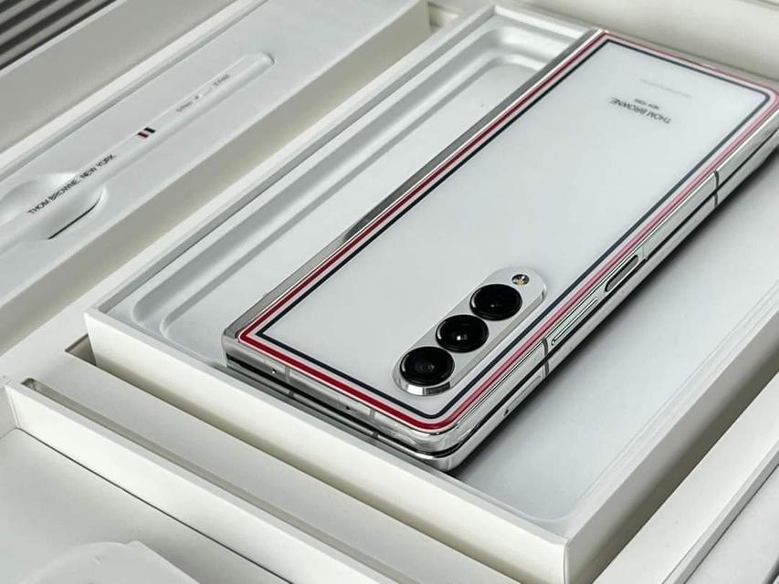 ขาย/แลก Samsung Galaxy Z Fold3 5G Thom Browne 12/512 ศูนย์ไทย ประกันศูนย์ยาว สวยมาก แท้ ครบยกกล่อง เพียง 79,900  บาท  4