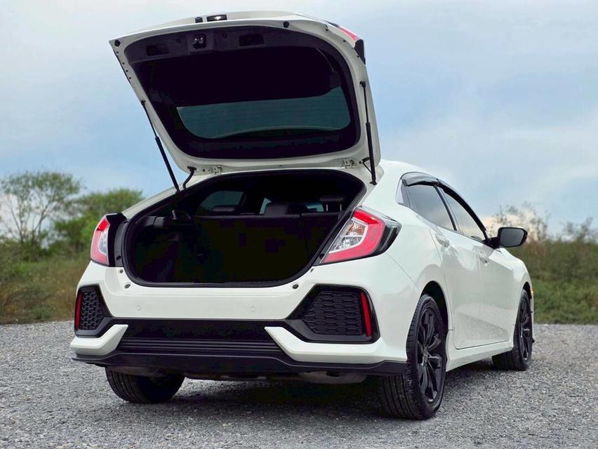 ขาย 📍 HONDA ✳️ CIVIC 1.5 TURBO HATCHBACK [FK]✡️ เบนซิน 1.5 ลิตร เกียร์อัตโนมัติ CVT 173 แรงม้า (Gen 10)✳️ ปี : 2018 9