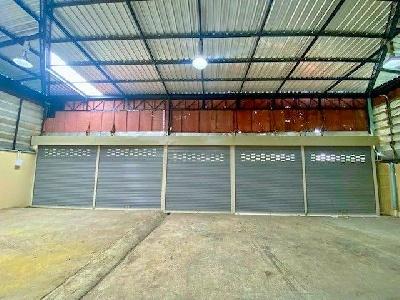 รร.สวนกุหลาบ สระบุรี 1.7 กม. โรบินสัน สระบุรี 1.9 กม.อาคารพาณิชย์ 3 ชั้น 400 ตร.ม. ติดถนนมิตรภาพ พร้อมออฟฟิศ โกดัง 99 ตร 3