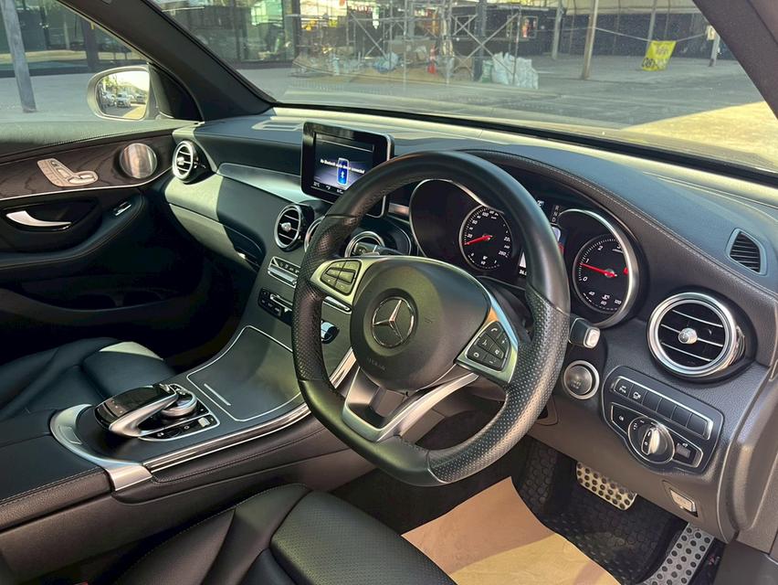 Mercedes-Benz GLC250d 4MATIC AMG Dynamic รถปี 2018 จดทะเบียนปี 2019 9