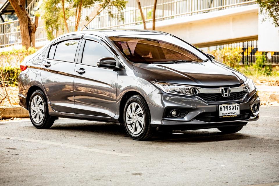 Honda City 1.5V ปี 2017 สีเทา มือเดียวป้ายแดง  3