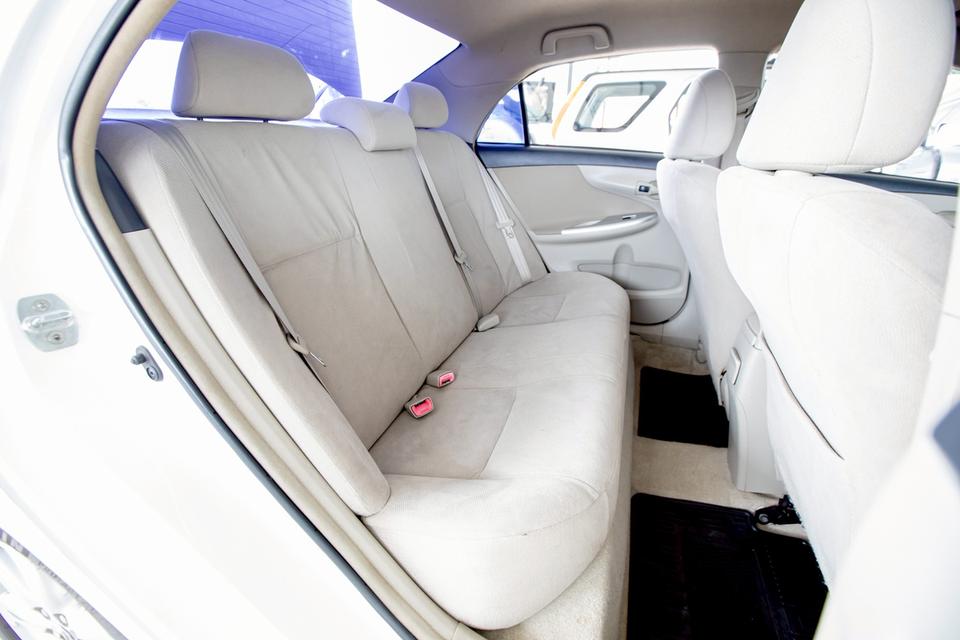 Toyota Altis 1.6E ปี 2012 สีขาว สวยสภาพดี 13