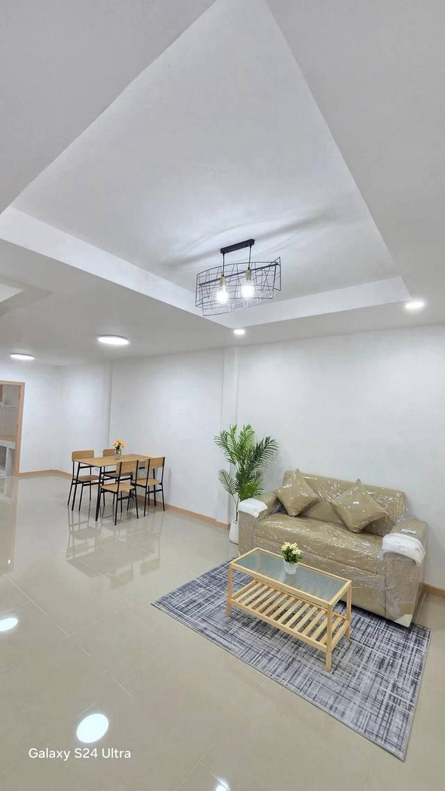 หมู่บ้านสิรารมย์ บ้านกล้วย-ไทรน้อย บางบัวทอง ทาวน์เฮาส์ 2 ชั้น ตกแต่งใหม่พร้อมอยู่  โครงการของแลนด์&เฮ้าส์ 5