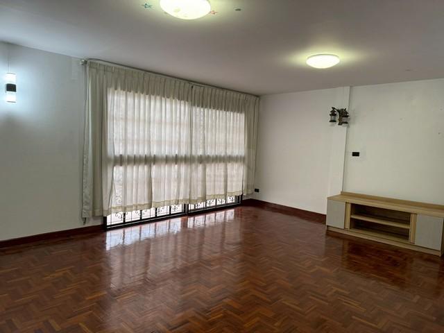 ให้เช่าทาวน์โฮม 3 ชั้น 3 ห้องนอน หมู่บ้านเอื้อสุข ซอยพัฒนาการ 56 ติดโรงเรียนเตรียมพัฒน์ ปลอดภัย เดินทางสะดวก