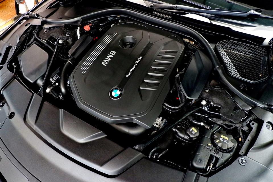 BMW 740Li m-performance (G12) Look M760Li ปี 2016  14