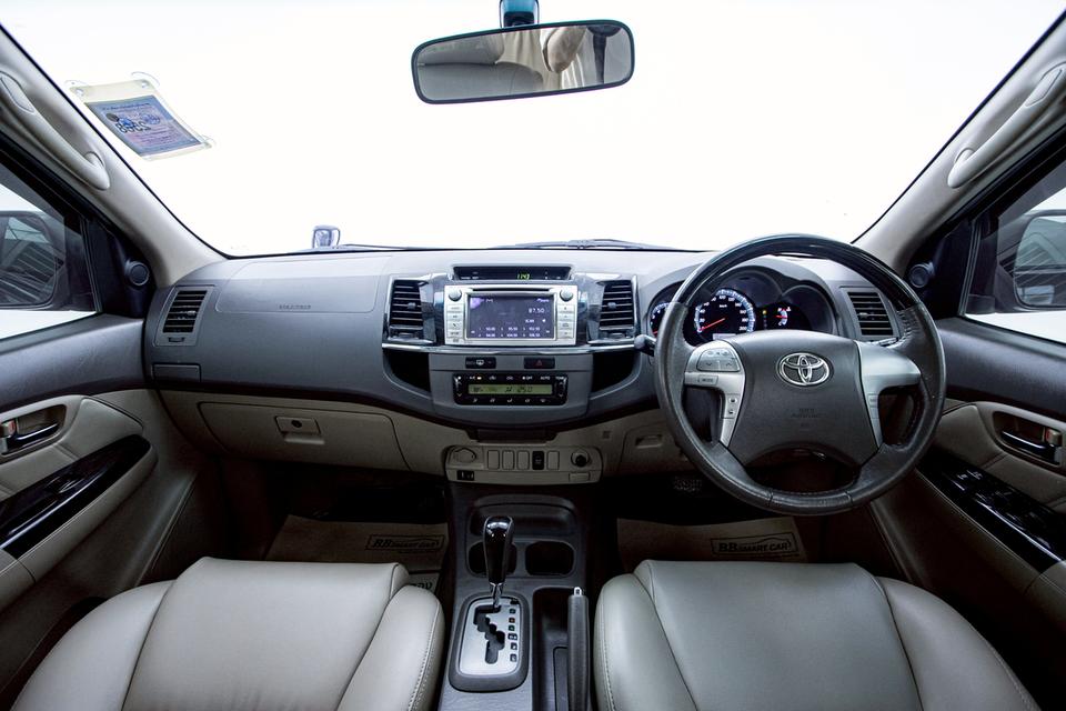 TOYOTA FORTUNER 2.7 V 2WD 2011