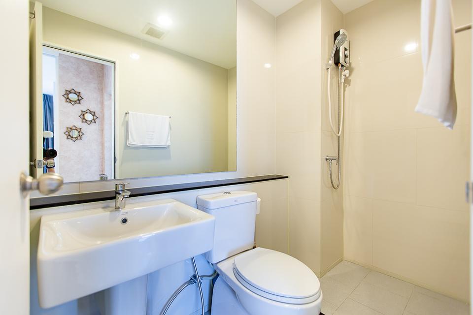 ❤️ BTS-Front 1-Bedroom Condo with Amazing Rooftop River Views | Ideal for Living or Investment 🏙️ 7