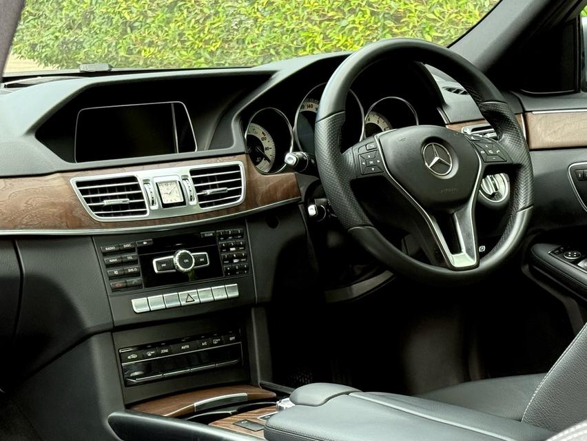 2015 BENZ E200 FACELIFT W212 รถมือเดียวออกป้ายแดง รถวิ่งน้อย เข้าศูนย์ตามระยะ รถไม่เคยมีอุบัติเหตุครับ 12