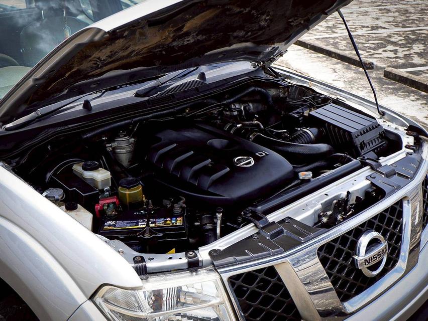 NISSAN NAVARA 2.5 LE KING CAB เกียร์ Auto สีบรอนซ์เทา ปี 2010  16