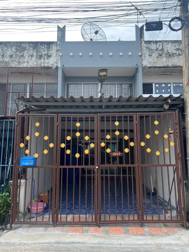 ให้เช่าทาวน์โฮม 2 ชั้น หมู่บ้านเปรมปรีดิ์ คลอง 2 ธัญบุรี รังสิต - นครนายก 54 18 ตร.ว ใกล้ฟิวเจอร์พาร์รังสิต 1
