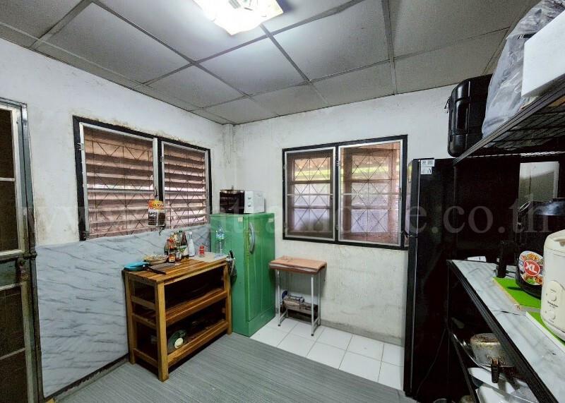 ทาวน์เฮ้าส์ ชั้นเดียว 36 ตร.วา อำเภอเมืองนครสวรรค์ หลังริม 7