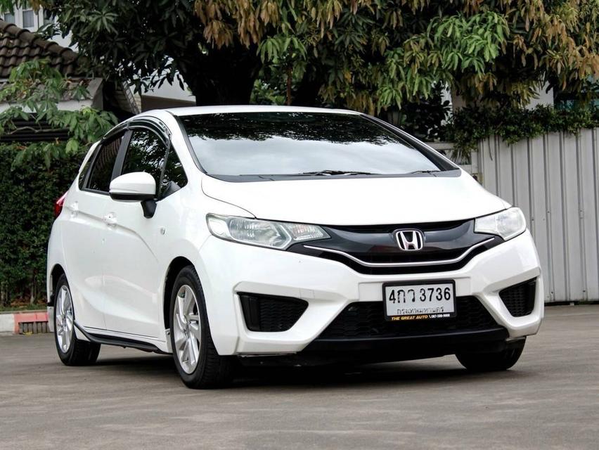 HONDA JAZZ 1.5 i-VTEC V+ ปี 2015 (VAT) เกียร์ AUTO สีขาว เครื่อง เบนซิน รถสวยพร้อมใช้งาน ไมล์แท้เพียง 164,906 km. 3