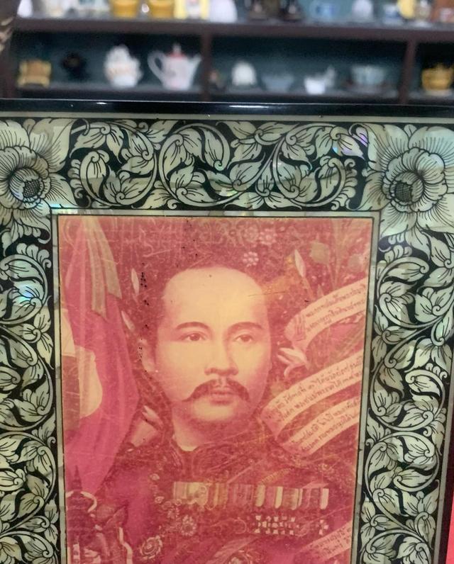 ภาพ ร.5 เก่า กรอบไม้ประดับมุก 2