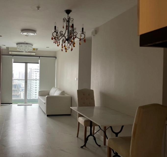 คอนโด Silom Suite ขายพร้อมเฟอร์นิเจอร์