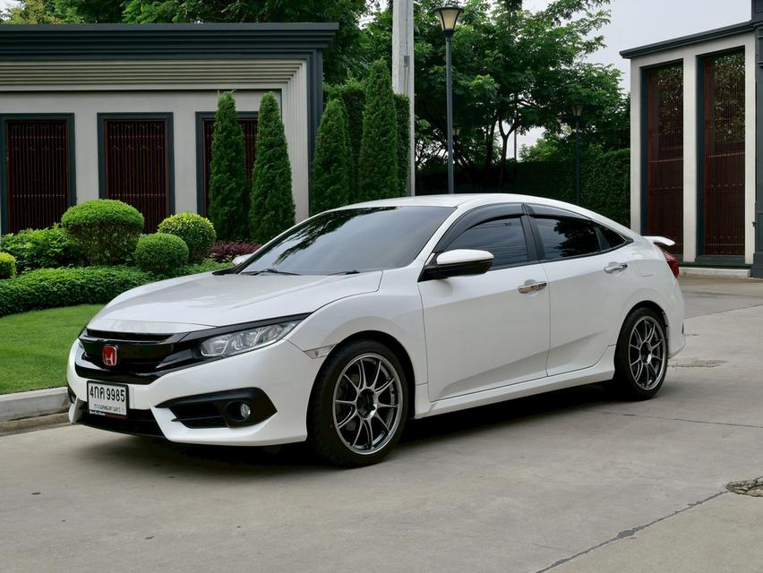 CIVIC FC 1.8 EL ปี2016 รถสวยโครงสร้างเดิม บุ๊คเซอร์วิสครบ กุญแจครบสองดอกอยู่ครบ 