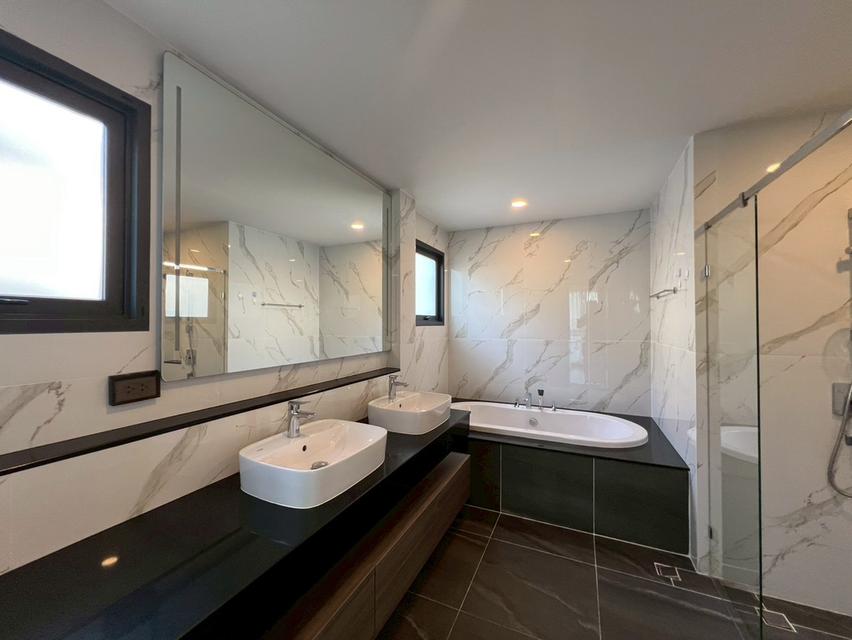 The City Bangna Km.7 for rent 9