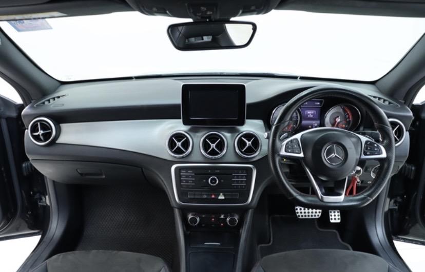 Mercedes-Benz CLA250 AMG Sport Coupe รูปที่ 3