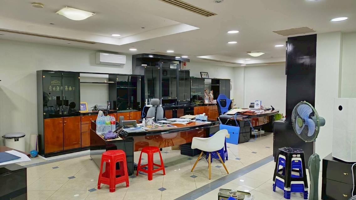 ให้เช่าสำนักงาน 5 ชั้นพร้อมโกดัง ซอยรามคำแหง 118 แยก 42-2 ถนน รามคำเเหง แขวงสะพานสูง เขตสะพานสูง กทม. 11