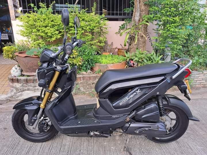 Honda zoomerx black  3