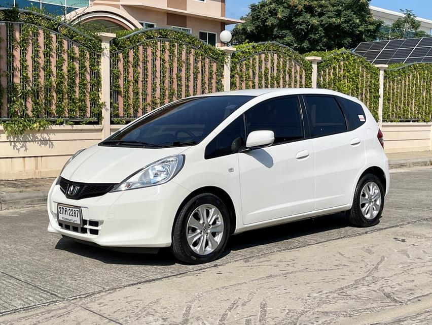 HONDA JAZZ 1.5 V (MNC) โฉมGE ปี 2013 AUTO สภาพนางฟ้า